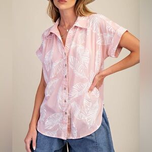 Easel Women's Pink Leaf-Print Button Front Top